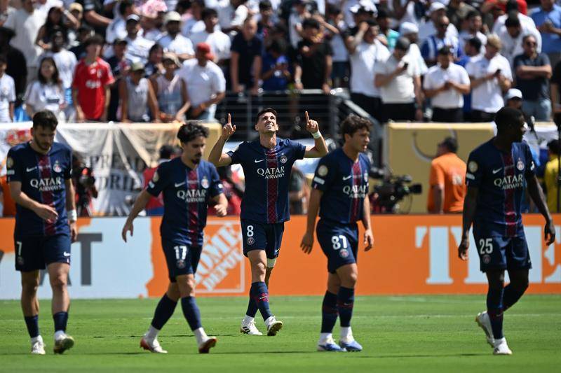 爱游戏体育赛事包含巴黎圣日耳曼主场大捷，球员赛后激动庆祝胜利，世界准备如何选择.的词条