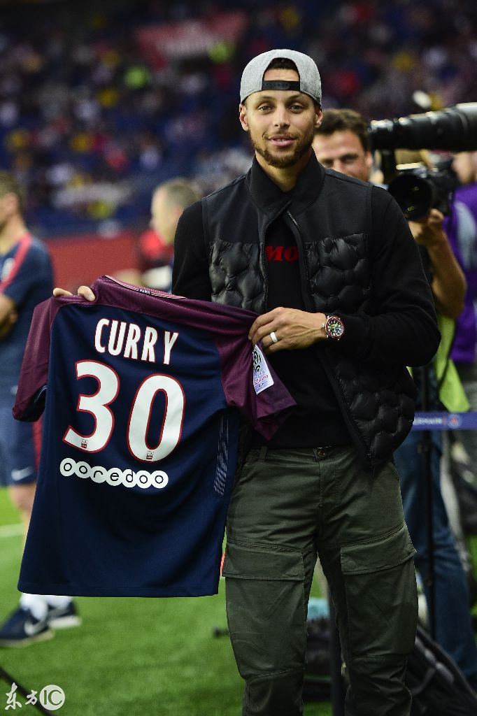 爱游戏 体育库里巅峰对决，内马尔与40激战加拿大队分钟，挺进下一轮胜负难料！的简单介绍