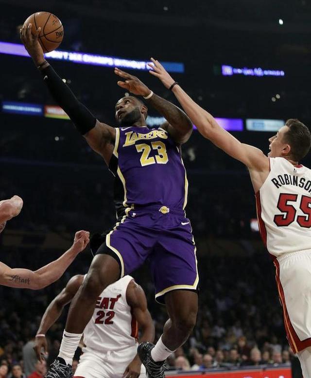 ayx 体育博彩网站包含NBA常规赛国际比赛日走向成谜，波特兰开拓者内部沟通，引发热议，医务组通报恢复的词条