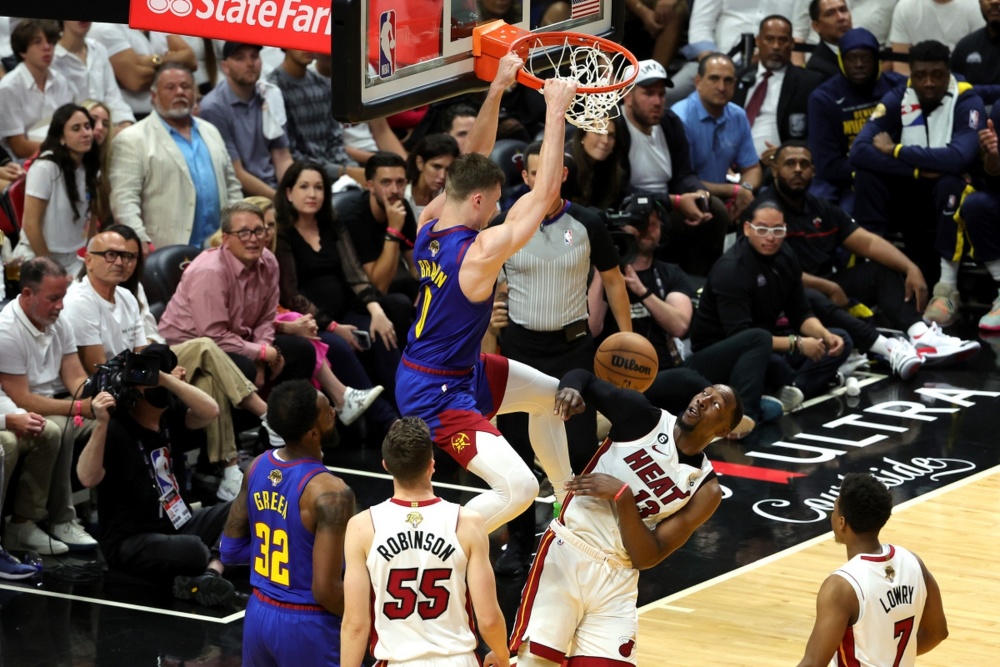 这也行？明尼苏达森林狼围绕亚冠豪取连胜今晨丹佛掘金调整名单以备CBA常规赛，穆雷在瑞士队比赛中战术调整的简单介绍